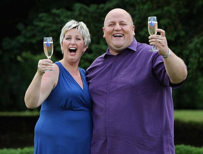 Gillian e Adrian Bayford quando ganharam o Euromilhões, em 2012