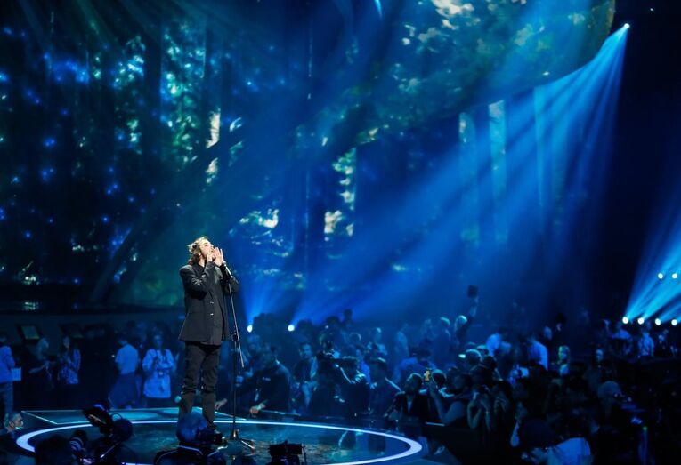 Salvador Sobral e a namorada na Eurovisão