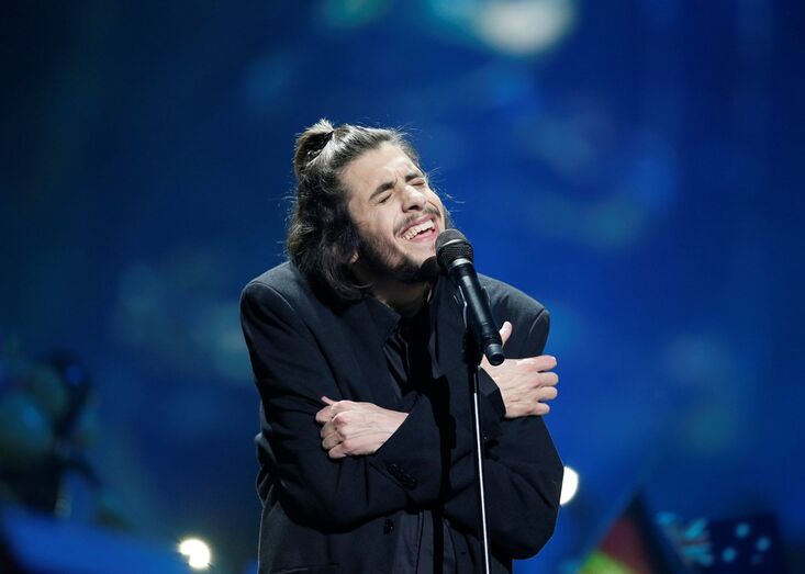 Salvador Sobral e a namorada na Eurovisão