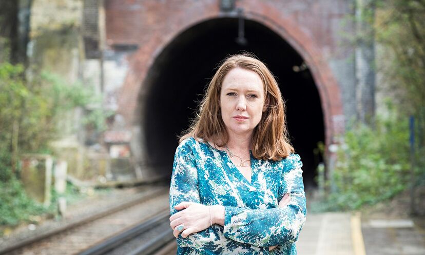 Paula Hawkins, autora do bestseller 'A Rapariga no Comboio'