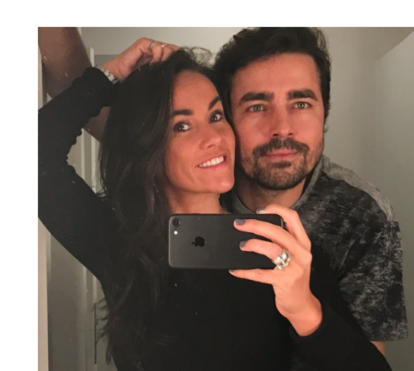 O beijo escaldante de Ricardo e Francisca Pereira