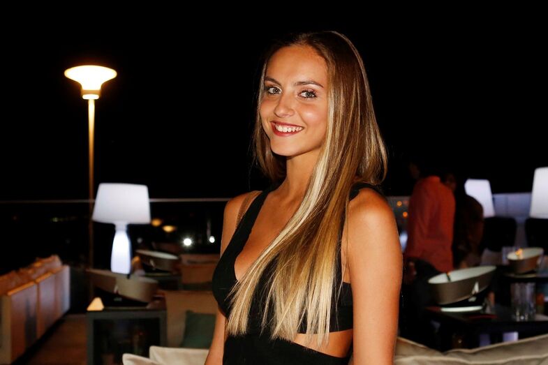 Filipa de Castro celebra aniversário em discoteca de Lisboa rodeada de amigos