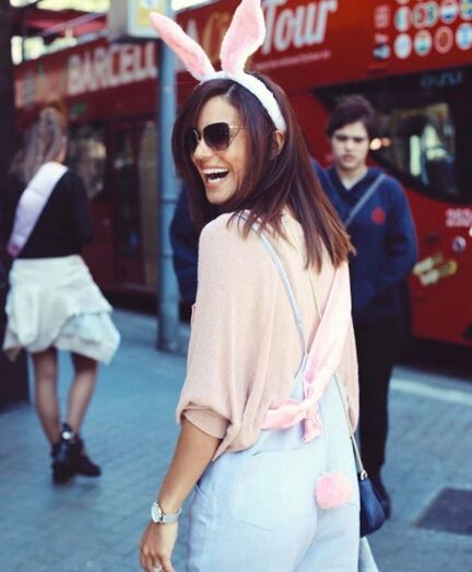 Mia Rose despede-se da vida de solteira em grande