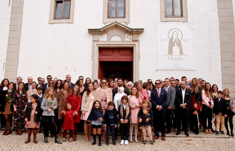 Lúcia Garcia e Bruno Aguiar batizam as filhas