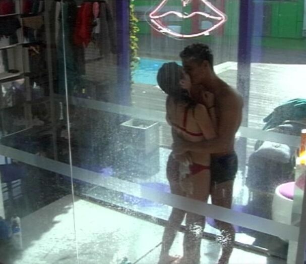 Isabela e Pedro cada vez mais íntimos
