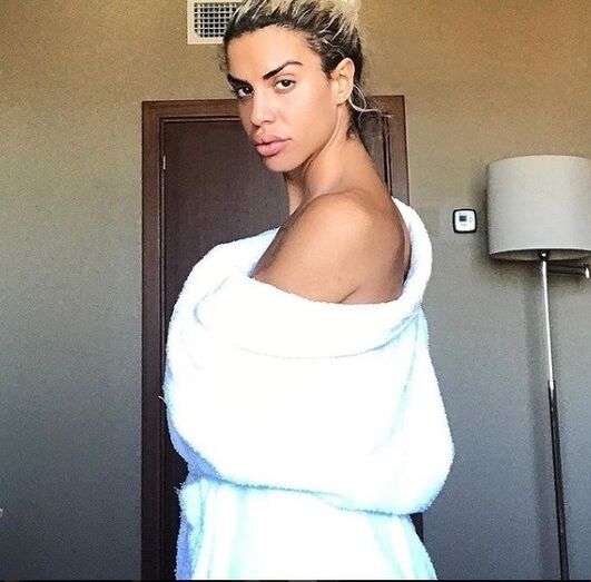 O extravagante e camaleónico Carlos Costa