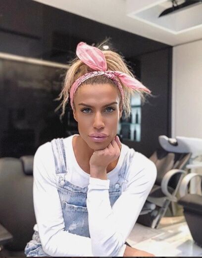 O extravagante e camaleónico Carlos Costa