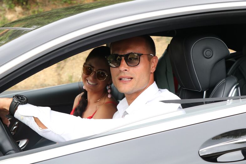 Primeiras imagens: Sofia Arruda faz casamento à porta fechada em quinta na Ericeira 