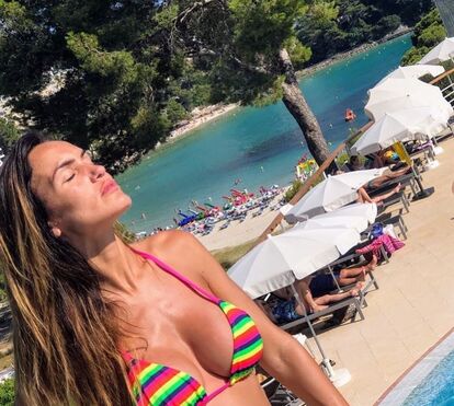 Grávida de 5 meses, Liliana Aguiar faz de tudo para esconder a barriga