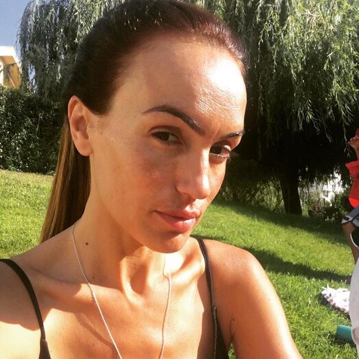 Cada vez mais apaixonada, Liliana Aguiar mostra-se feliz em férias de família