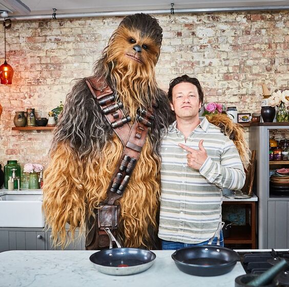 Jamie Oliver admite estar à beira da falência e tira 14 milhões de euros da poupança para salvar restaurantes