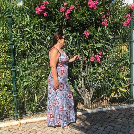 Longe de Ronaldo, Dolores apoia filho