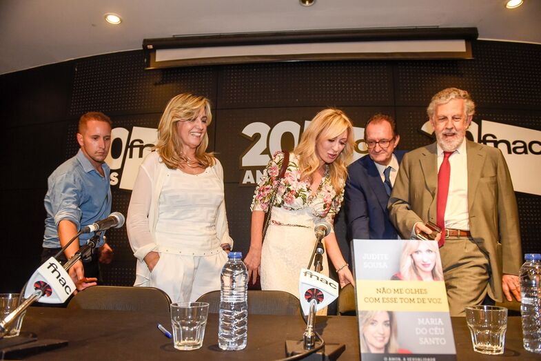 As autoras antes da apresentação da obra