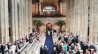 Estas são as primeiras imagens do casamento da princesa Eugenie, a neta da rainha de Inglaterra