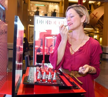 Mas o que tem este baton de tão especial? Famosos rendidos em evento exclusivo