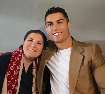 As 12 horas de terror de Cristiano Ronaldo desde que soube do AVC da mãe até estar com ela na cama do hospital