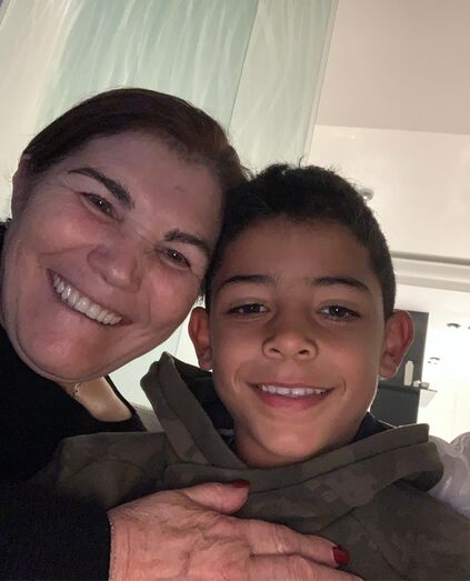 Dolores Aveiro, netos