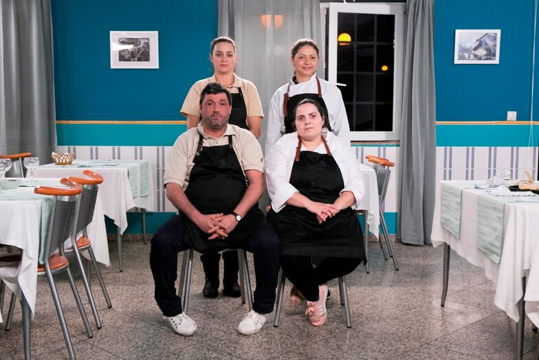 Mónica diz que, antes da visita do chef Ljubomir Stanisic, trabalhava de "segunda a segunda, sem um único dia para descansar". Isso agora mudou: "Dicidimos que fechamos ao domingo e esse é o dia que aproveito para tratar das coisas da nossa casa."