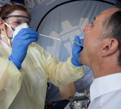 Casos de covid-19 em Portugal com maior subida desde 8 de maio. Morreram mais 13 pessoas 